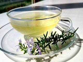 安らかな眠りにいざなうハーブティー