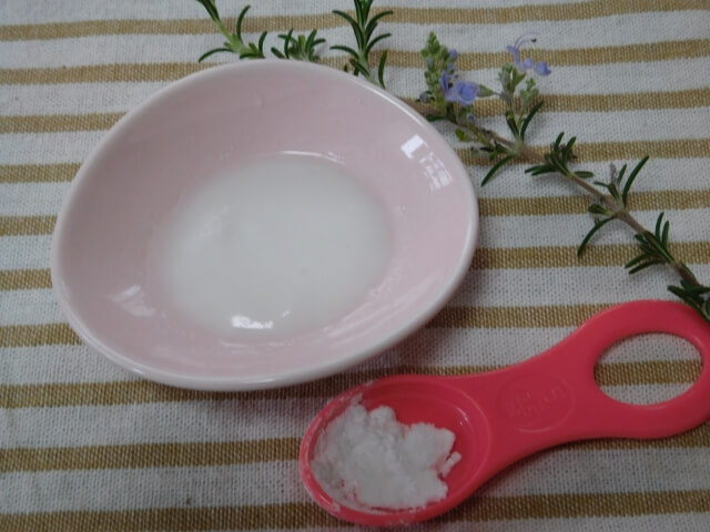 酢や重曹、クエン酸を使いキッチンを爽やかに