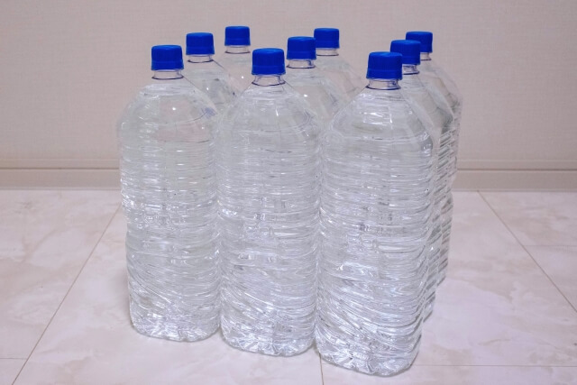 水・食料は最低3日分、できれば1週間分を確保