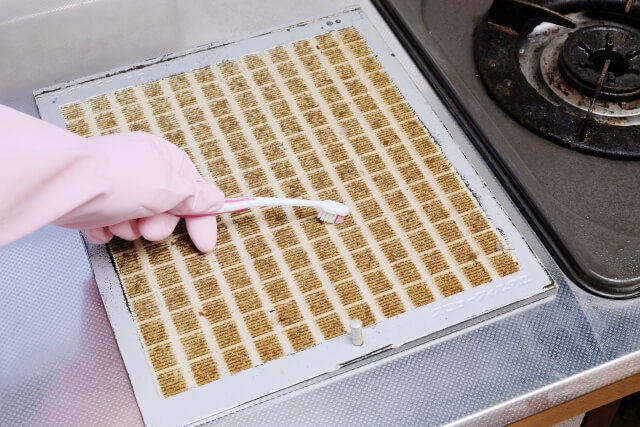 特別な掃除道具は揃えず家にある物で間に合わせる