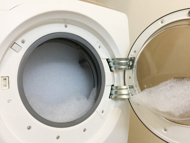 洗濯槽の汚れがカビの原因になることも