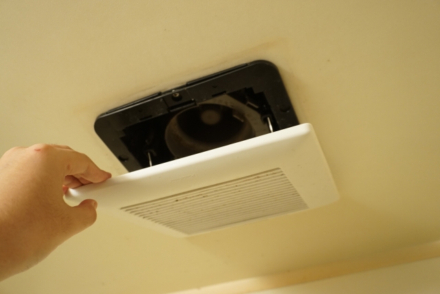 一般的なカバーは、意外と簡単に外れる