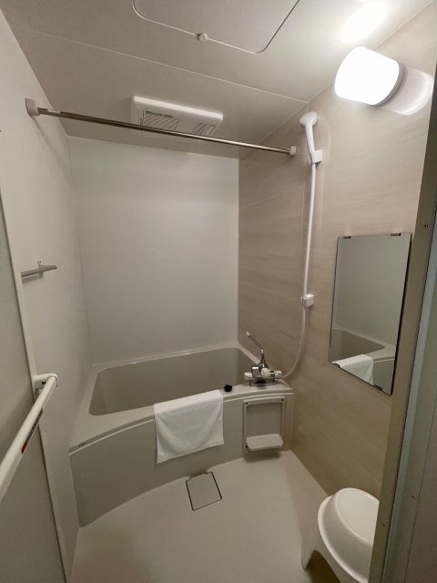 濡れた傘の乾燥に、お風呂場を活用！