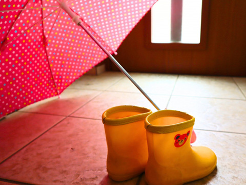 集合住宅もOK！濡れた傘・靴から手軽に住まいを守る術