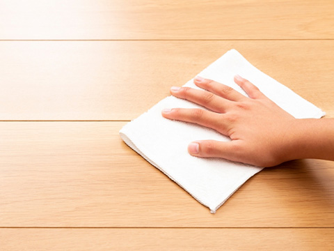 夏の汚れを手軽にスッキリ、床と畳をよみがえらせる方法