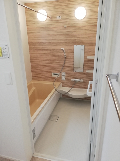 コルクマットで、足元から脱衣所の寒さ対策