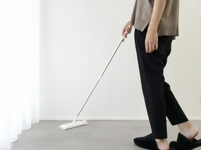 床にホコリをためず、清潔感をアップ